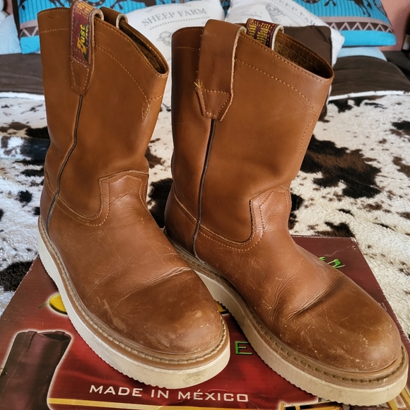 Mens work boots, wearn twice. (No Iron toe) - Picture 2 of 5